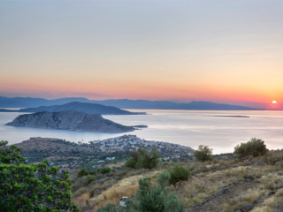 Aegina Colors