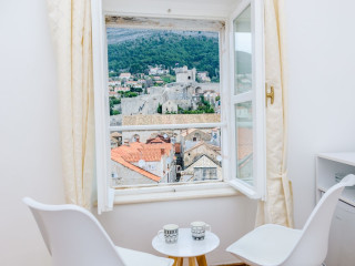 CINEMA VIEW HOUSE