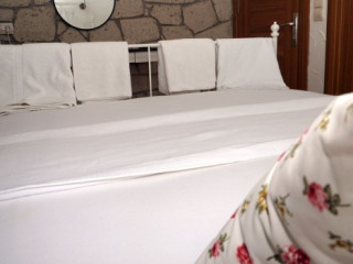 LA MIRA OTEL