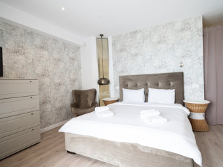 WAVE 2 PROMENADA APARTMENTS.