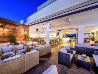 Despina Apts by Estia