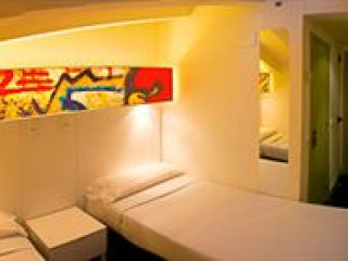 HOSTAL RAVAL ROOMS