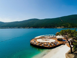 LA BLANCHE ISLAND
