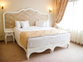 Sungarden Golf  Spa Resort(16 Km From Cluj-Napoca)
