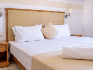 Pela Maria Hotel