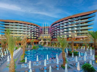 Kirman Calyptus Resort & Spa 