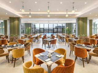 Azur One Eleven Hotel