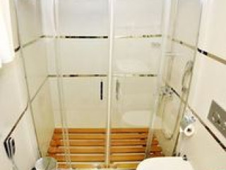 AVIN HOTEL