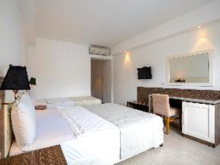 SHARK CLUB HOTEL
