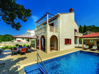 VILLA ANKA - FIVE-BEDROOM VILLA WITH TERRACE AND SWIMMING POOL