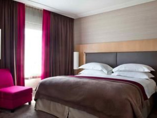 NEST PARIS LA DEFENSE MGALLERY