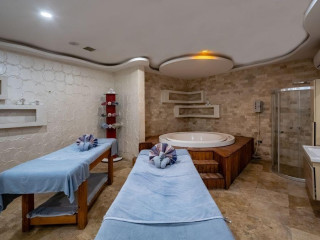 Golden Beach Hotel 