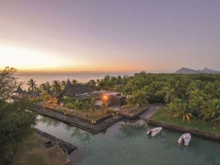 Paradis Beachcomber Golf Resort & Spa