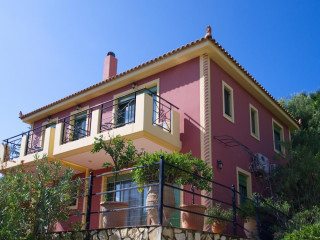 VILLA-POSEIDONIA SEA VIEW FAMILY VILLA