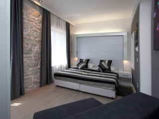 AUTHENTIC LUXURY ROOMS