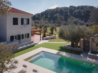 Bill  John Skiathos