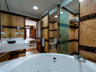 Paradise Park Fun Lifestyle Hotel