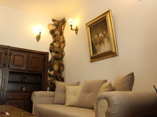 HUNTER PRINCE CASTLE AND DRACULA