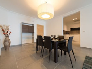 SEAFRONT LUXURY APARTMENT WITH POOL