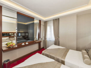 ESCARDIN HOTEL