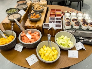 THE ALLEY BY KANOPIAN