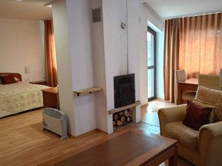 SOUTH FACING BALCONY - 300MBPS WI-FI