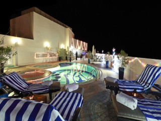 Howard Johnson by Wyndham Bur Dubai