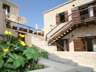 LEONIDAS VILLAGE HOUSES