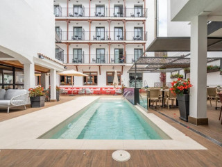 Neptuno Apartments