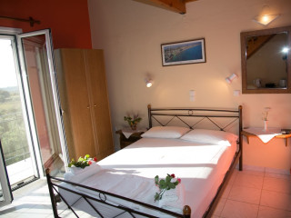 ALMYROS STUDIOS AND APARTMENTS