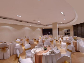 Signature Hotel Apartments amp; Spa Marina