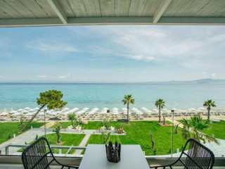 Blue Carpet Luxury Suites