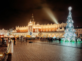 CITY BREAK PIETE DE CRACIUN POLONIA - CRACOVIA GRUP AVION 4 ZILE