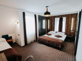 Hotel Bliss