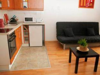 LOCUST TREE APARTMENTS