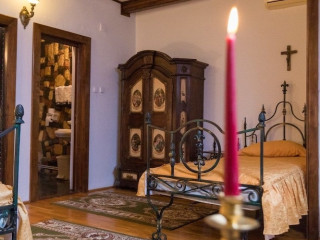 HUNTER PRINCE CASTLE AND DRACULA