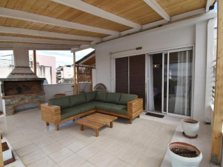 PENTHOUSE NEA SMIRNI
