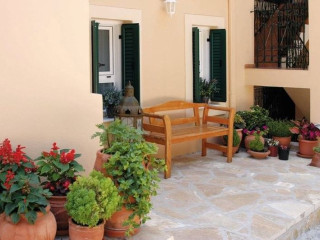 Agnantia Bed  Breakfast