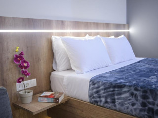 Yakinthos Hotel 