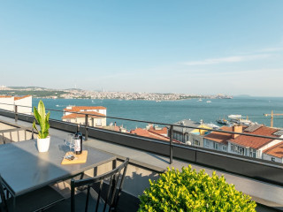 ANDO LIVING  TAKSIM GUMUSSUYU TOWNHOUSE