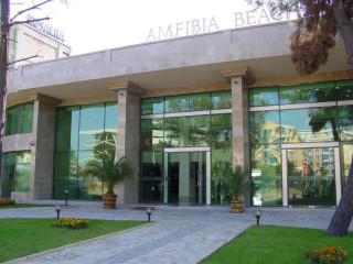 AMFIBIA BEACH