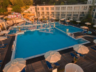 Balneo & Spa Azalia