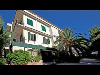 Happyland Hotel App