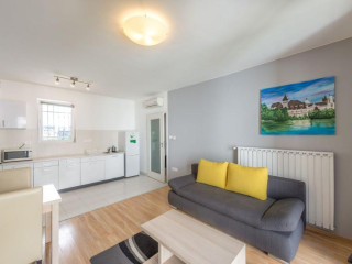 Corvin Plaza Apartments - Suites