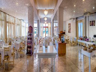 THE GROVE SEASIDE HOTEL