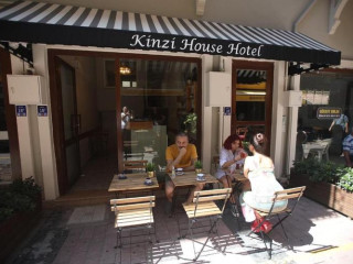 Kinzi House