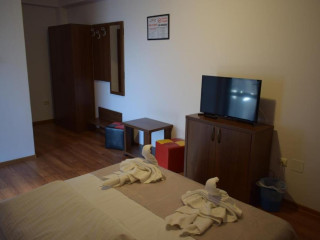 PENSIUNE LEBADA - SOMOVA