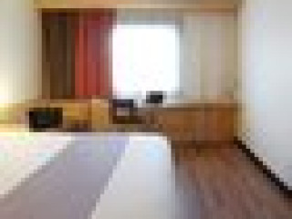 IBIS BUDAPEST HEROES SQUARE