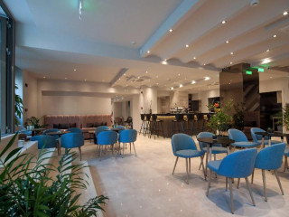 Athens Platinum Rooms And Suites
