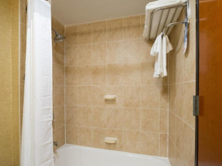 Holiday Inn Express New York City Wall Street, an IHG Hotel